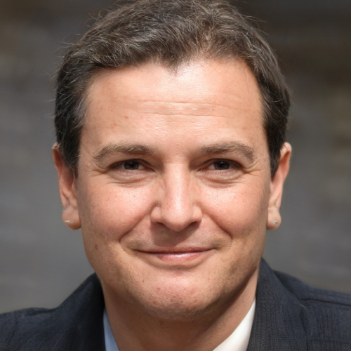 Customer highlights positive experience and easy use